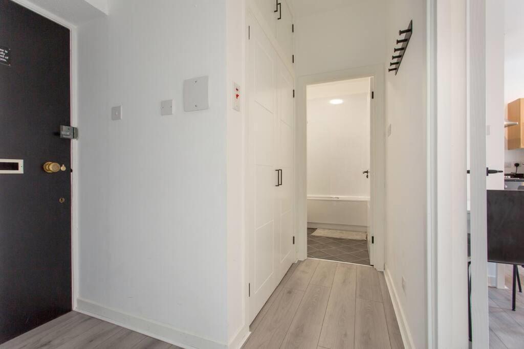 Modern & Bright 1 Bed For 4 Close To City Centre! Edinburgh Exterior photo