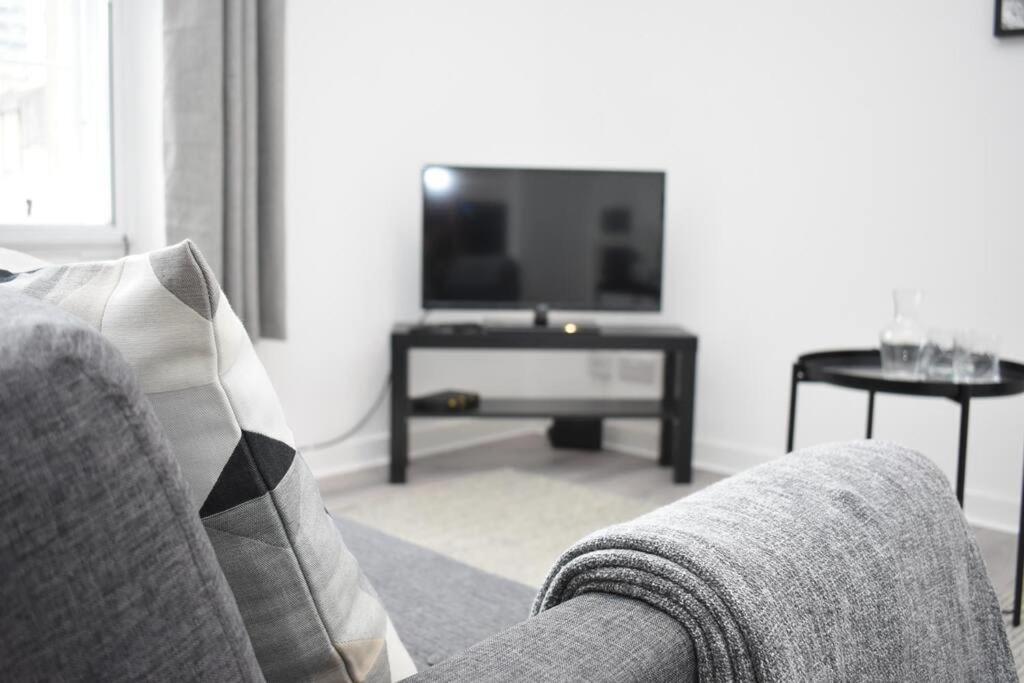 Modern & Bright 1 Bed For 4 Close To City Centre! Edinburgh Exterior photo